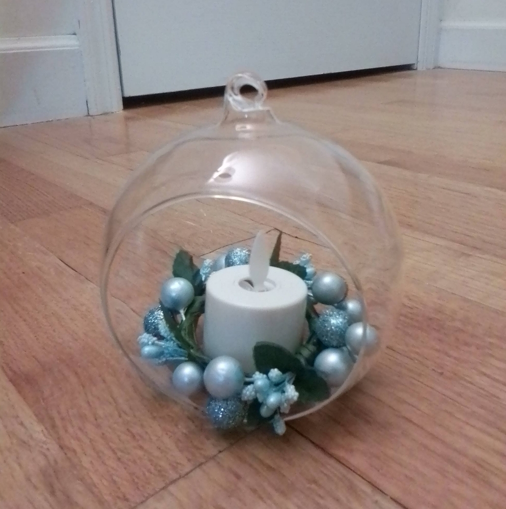 Luminara Candle Berry Wreath Round Ornament Blue